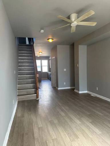 Main picture of 2422 E Madison St