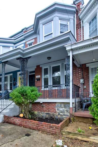 Main picture of 593 N Plum St