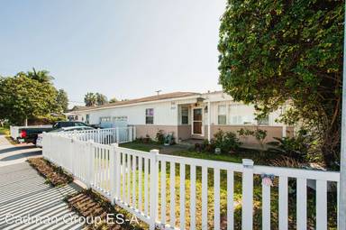 Main picture of 804 Crenshaw Blvd