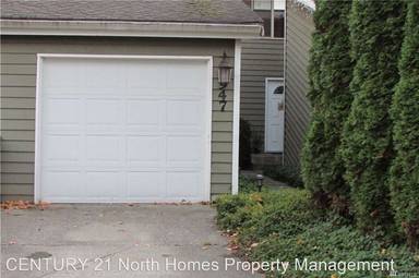 Main picture of 947 26th Pl NE