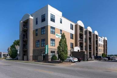 Main picture of 623 W Walnut St