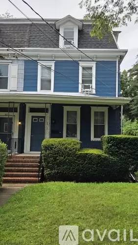 Main picture of 25 W Chestnut Ave