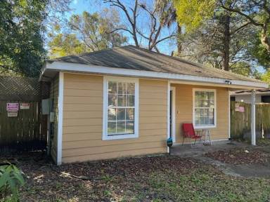 Main picture of 3212 Gilmore St
