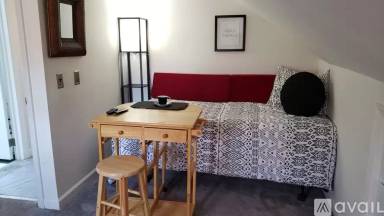 Main picture of 404 Church St