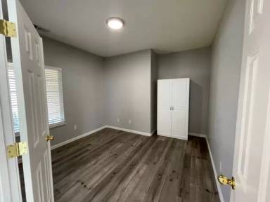 Main picture of 9625 Woodhollow Dr