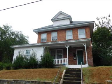Main picture of 601 E Broadway