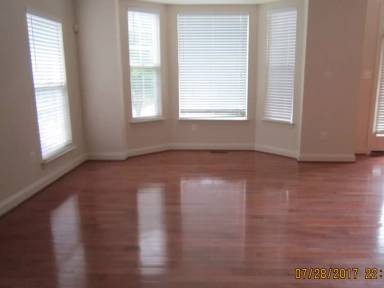 Main picture of 10026 Edgewater Ter