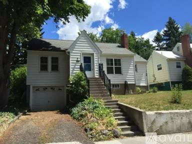 Main picture of 1030 NE Duncan Ln