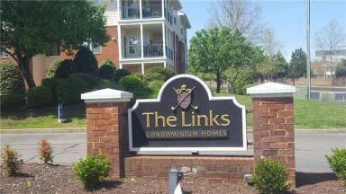 Main picture of 9000 Links Ln