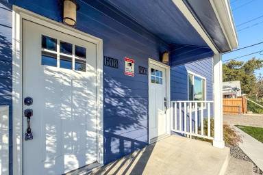 Main picture of 606 Benham St