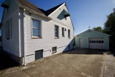 Main picture of 1241 Locust Ave