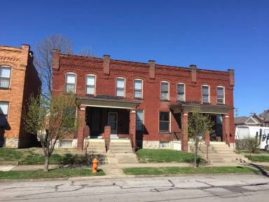 Main picture of 64 W Greenwood Ave