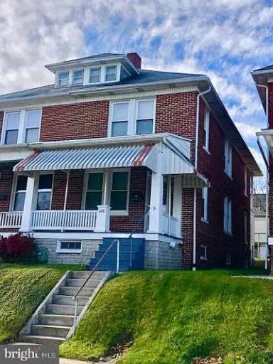 Main picture of 220 Wise Ave