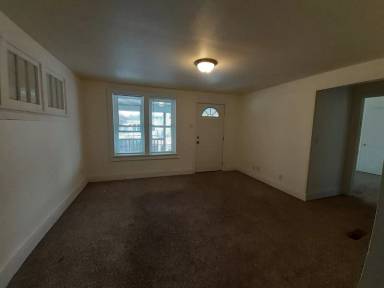 Main picture of 230 S Clay St