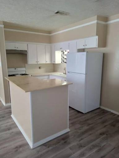 Main picture of 213 Mounts Ave