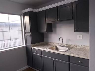 Main picture of Colonial Way Apartments