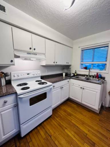 Main picture of 9712 11th Bay St