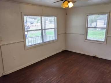 Main picture of 321 W Hunt Ave
