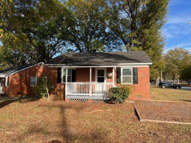 Main picture of 3051 Sandlewood Rd