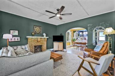 Main picture of 2247 Burbank Ave