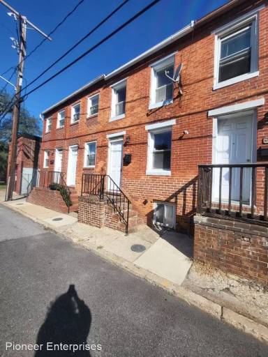 Main picture of 934 Lemmon St