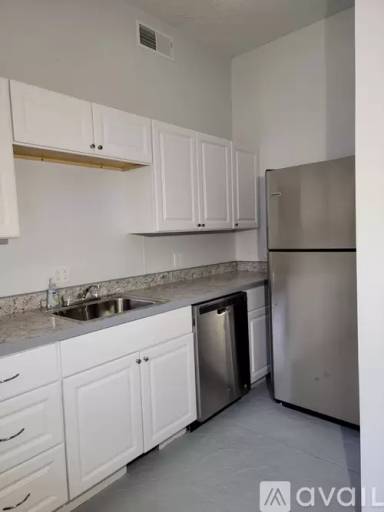Main picture of 808 E Water St
