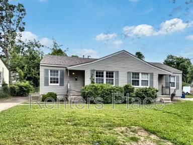 Main picture of 955 E 37th Pl