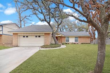 Main picture of 3602 Iroquois Trl