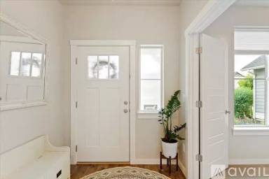 Main picture of 2469 E Blackstone Dr