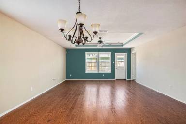 Main picture of 304 Chert Ln