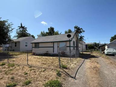 Main picture of 1224 E Columbia Ave