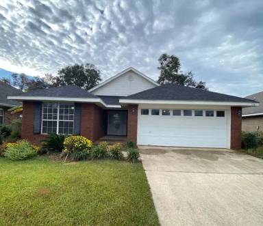 Main picture of 120 Vivian Loop