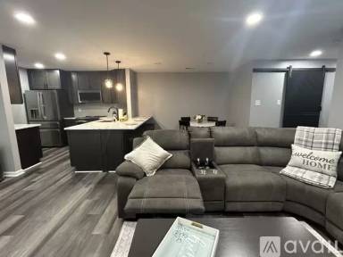 Main picture of 220 Jennifer Ct