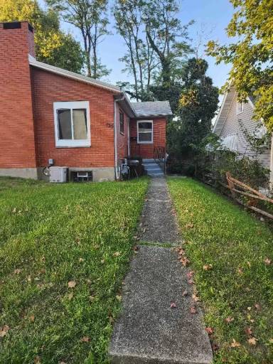 Main picture of 135 W Siebenthaler Ave