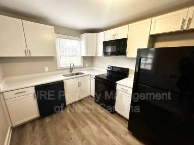 Main picture of 903 Holt St