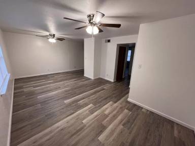 Main picture of 411 E Osborne St