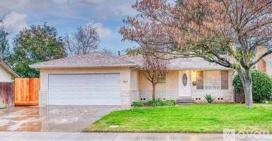 Main picture of 2342 Burton Way