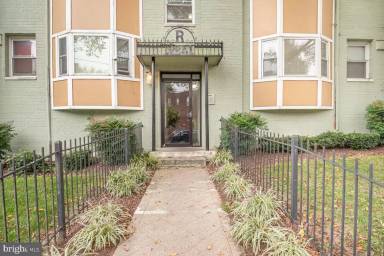 Main picture of 2841 Gainesville St SE