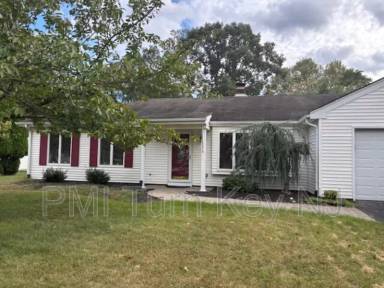 Main picture of 174 Stowe St
