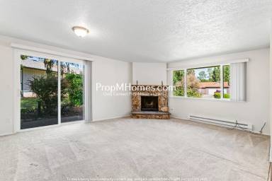 Main picture of 913 W Charles St