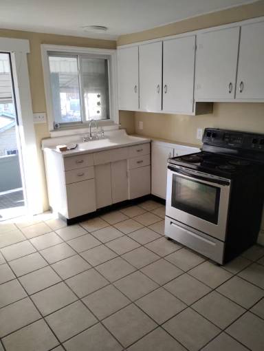 Main picture of 210 Prospect Ave