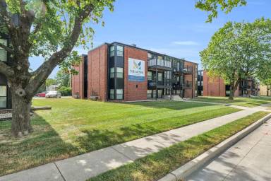 Main picture of 2222 9th St