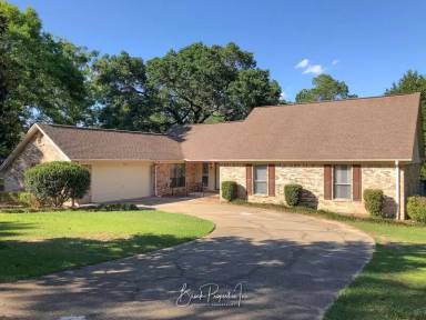 Main picture of 3580 Fawnwood Dr