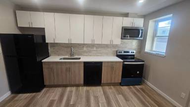Main picture of 344 Congress St