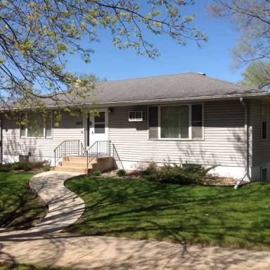 Main picture of 1607 2nd Ave NE