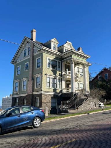 Main picture of 1320 Franklin Ave