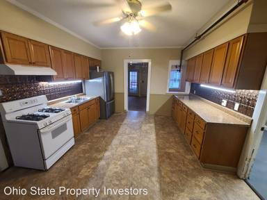 Main picture of 16 N Main St