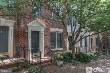 Main picture of 2424 13th Ct N