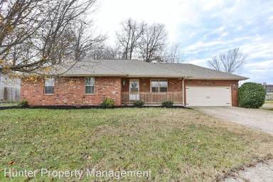 Main picture of 819 S Barberry Ct