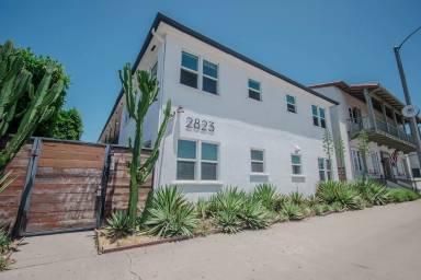 Main picture of 2823 E 7th St